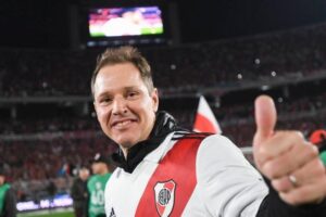 Presidente de River, Jorge Brito é o titular do Banco Macro, que comprou o Itaú na Argentina