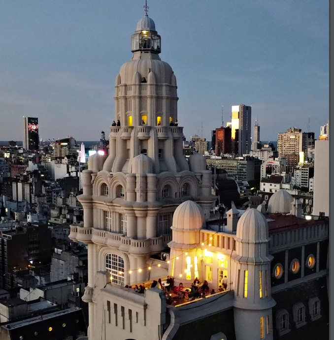O verão em Buenos Aires é um convite para visitar os rooftops com as mágicas vistas da cidade