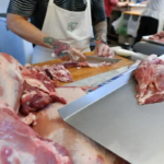 Em queda livre:  consumo de carne despenca para o nível mais baixo em 26 anos na Argentina